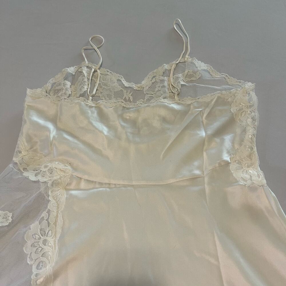 Vintage Gold label Victoria Secret ivory white night gown L - Picture 7 of 10